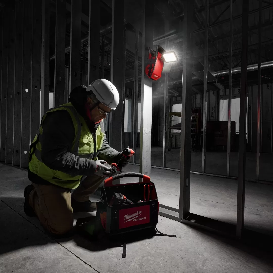 Đèn LED Xoay 360° Milwaukee M18 PAL2-0