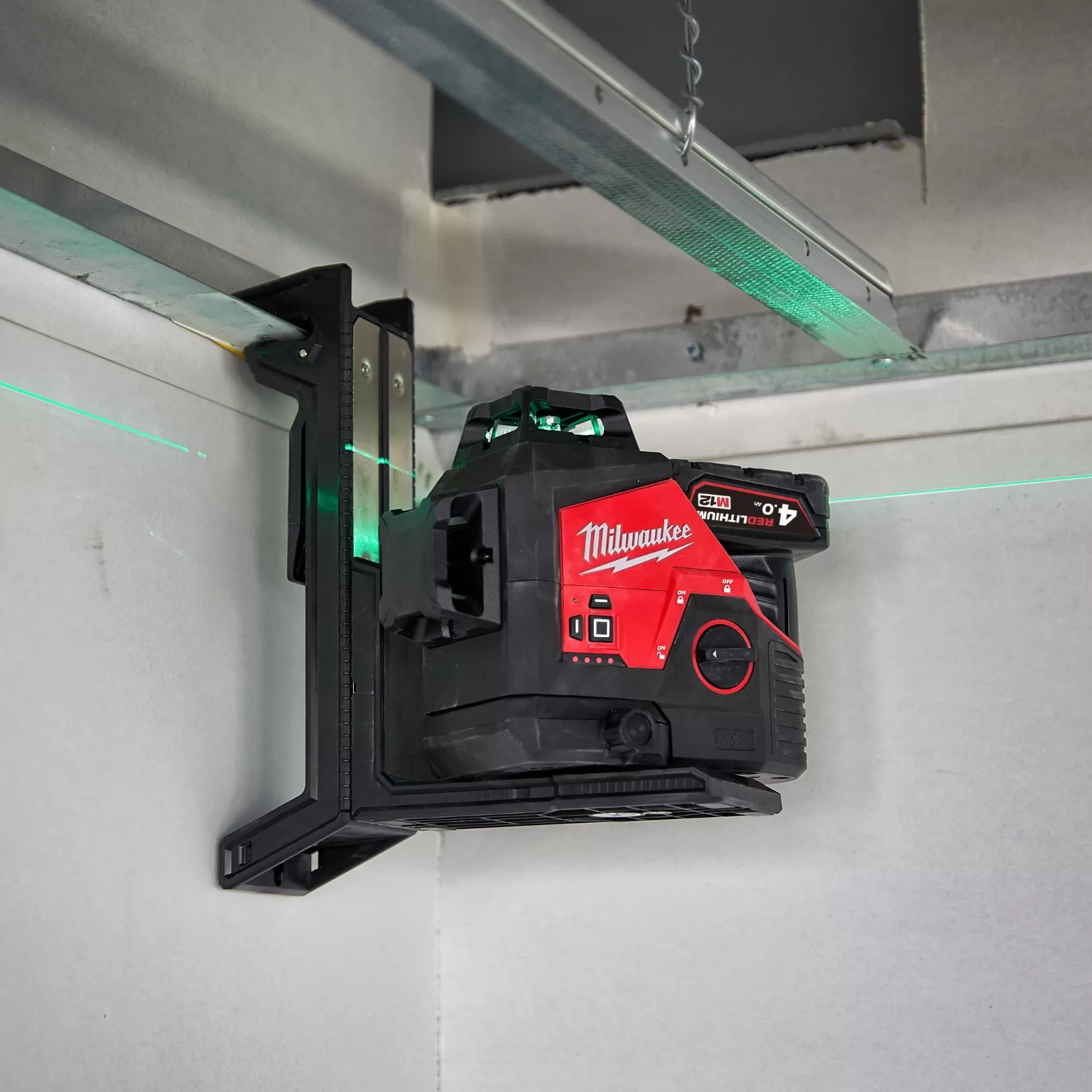 Máy Cân Mực Laser Milwaukee M12 3PL-0