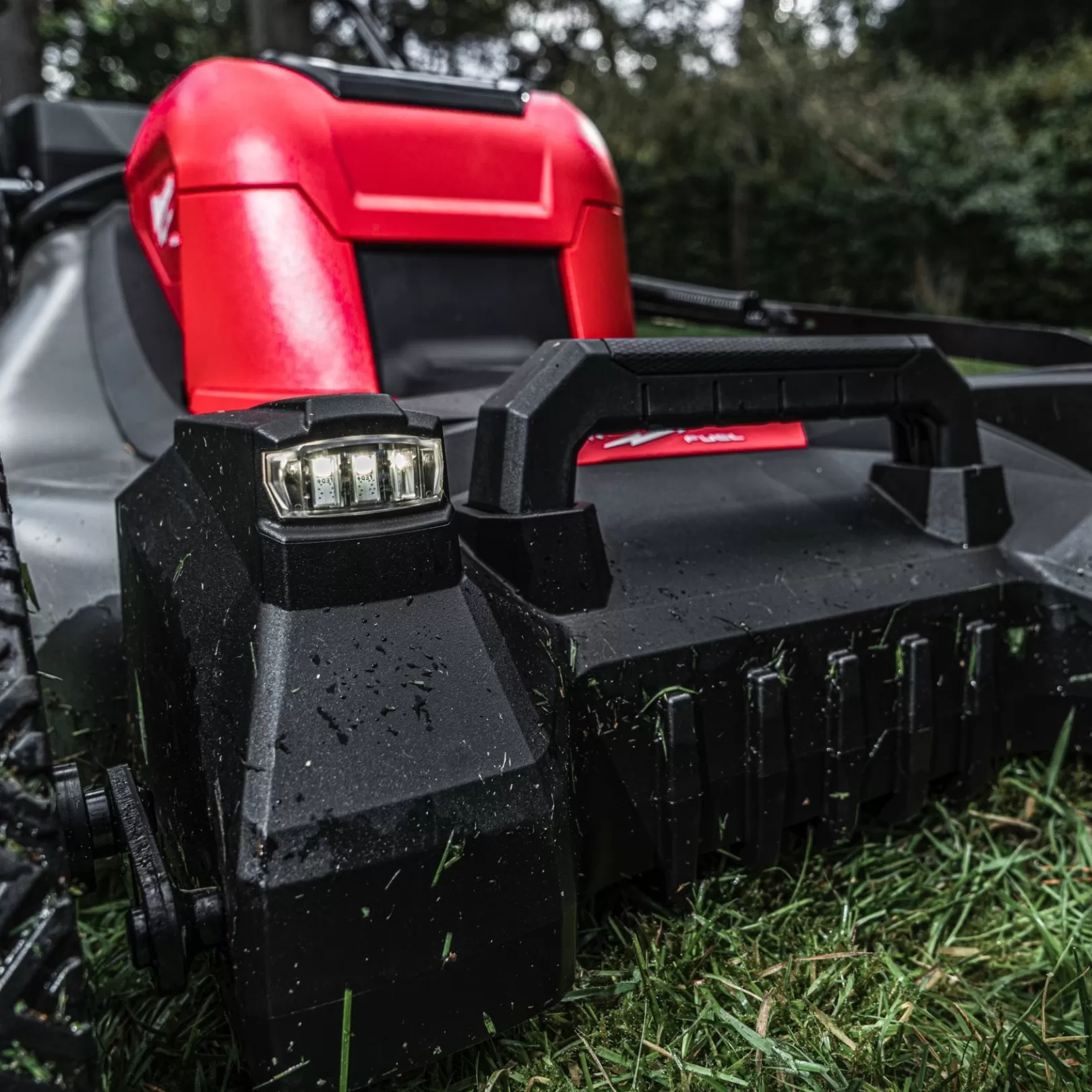 Máy Cắt Cỏ Đẩy Milwaukee M18 F2LM53