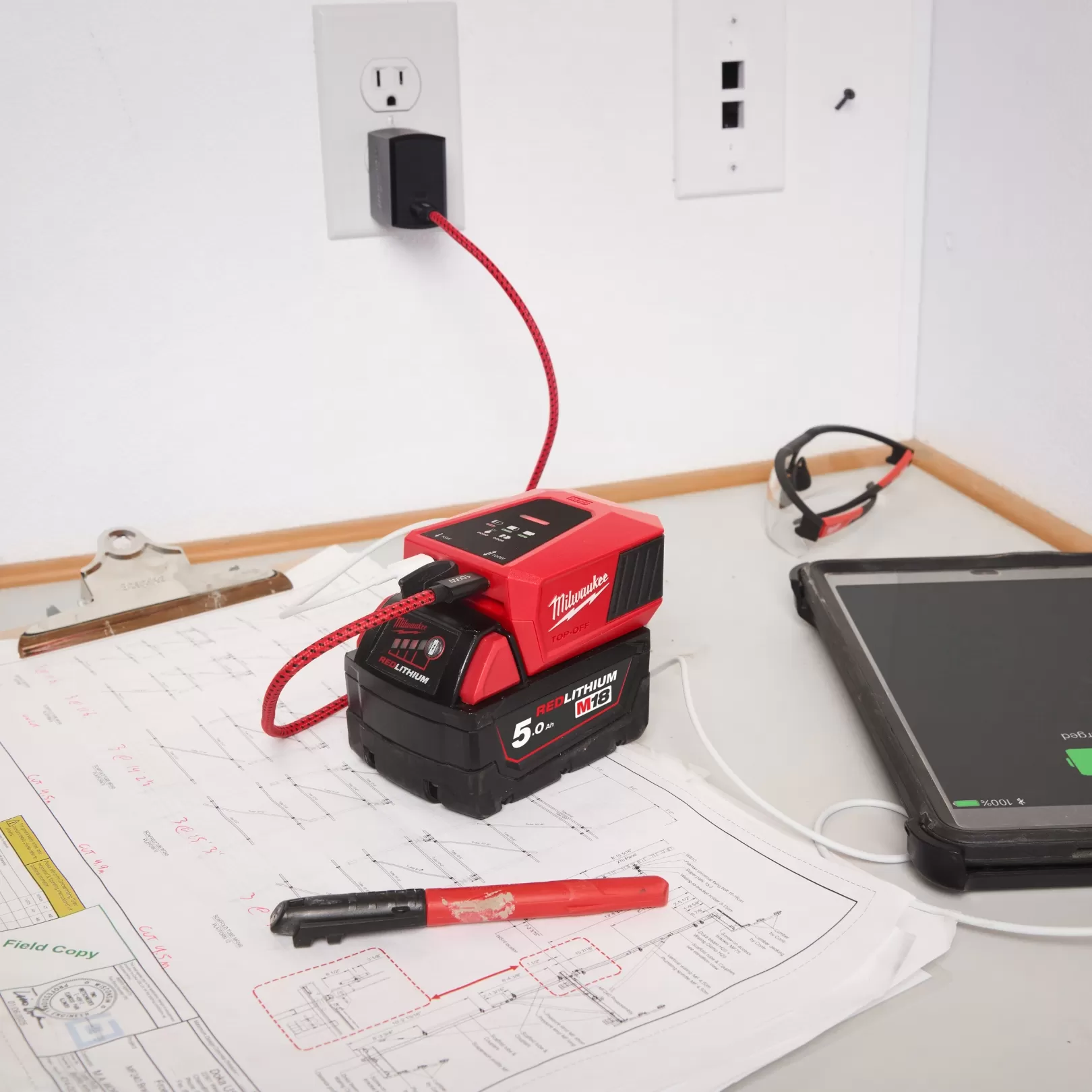Bộ Sạc Di Động Nhỏ Gọn Milwaukee M18 TC
