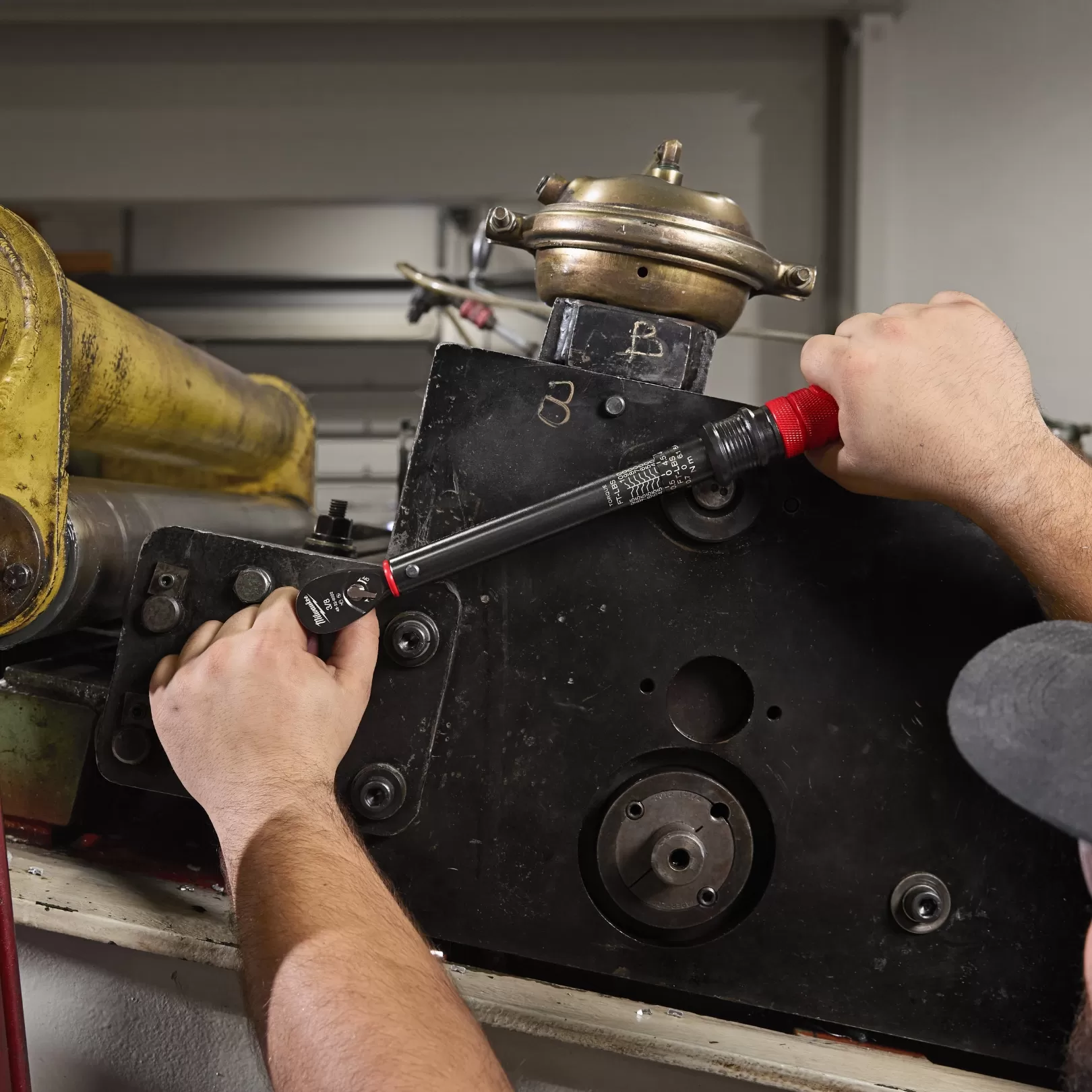 Cờ Lê Lực Khẩu 3/8 Milwaukee 4932500824 (20-100 Nm)