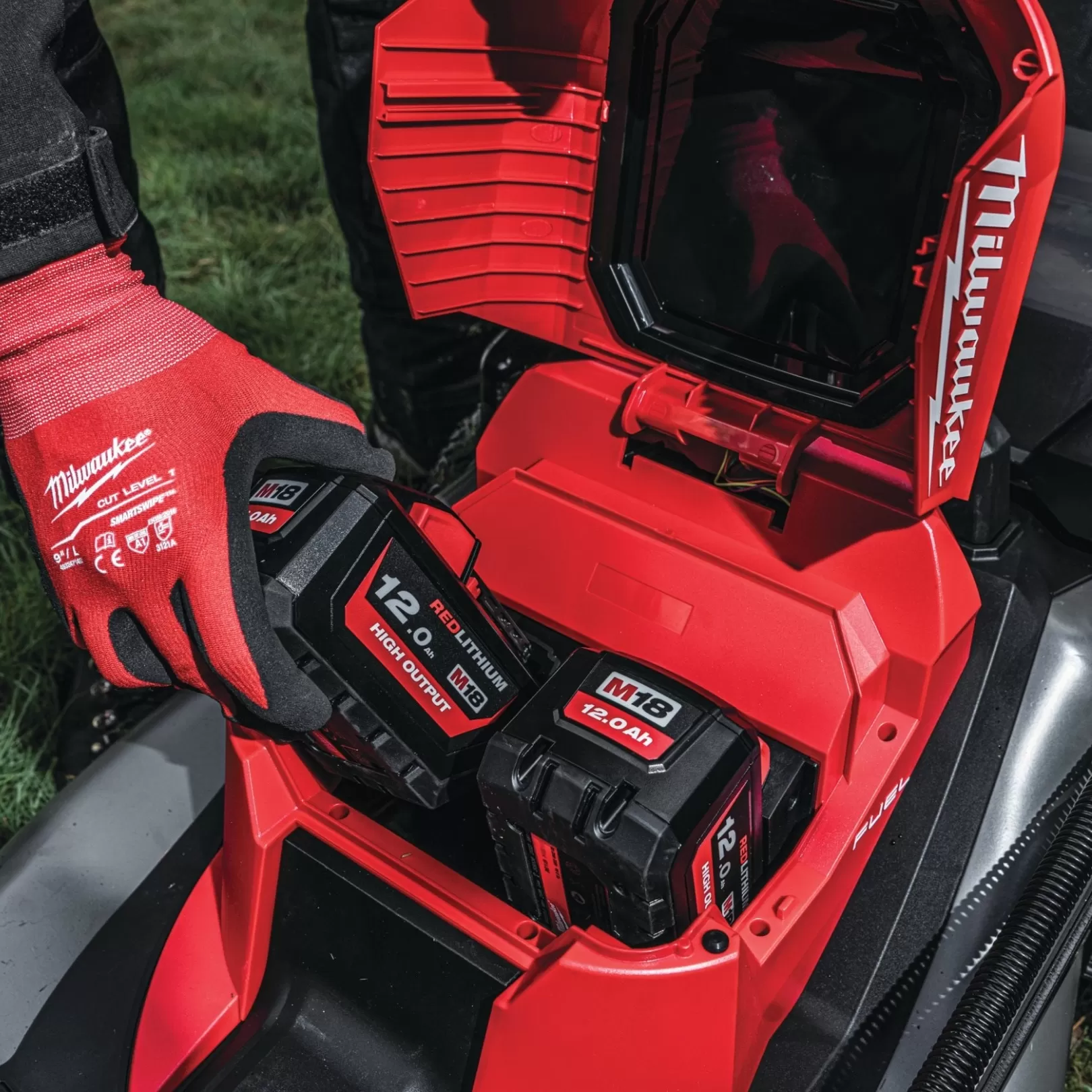 Máy Cắt Cỏ Đẩy Milwaukee M18 F2LM53