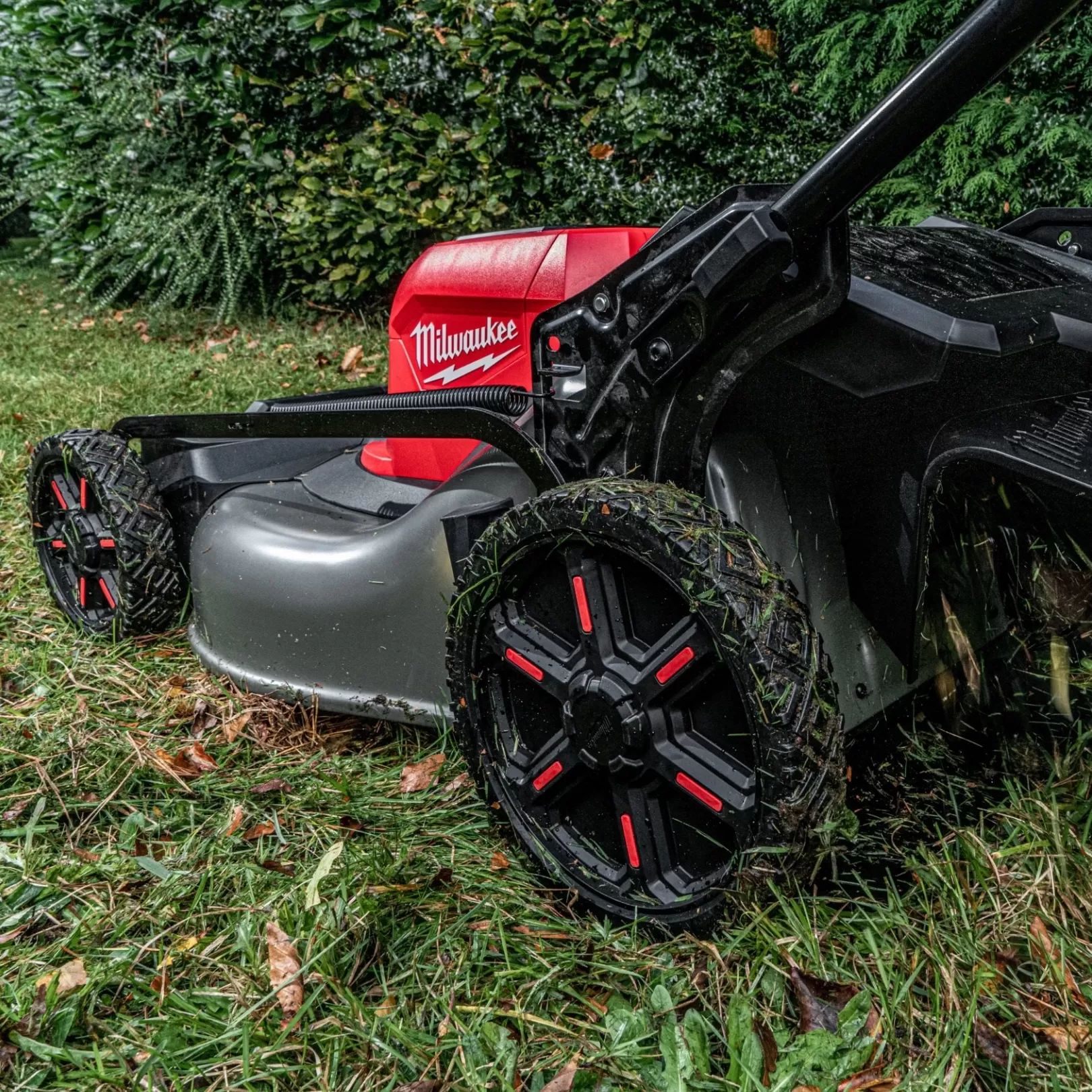 Máy Cắt Cỏ Đẩy Milwaukee M18 F2LM53